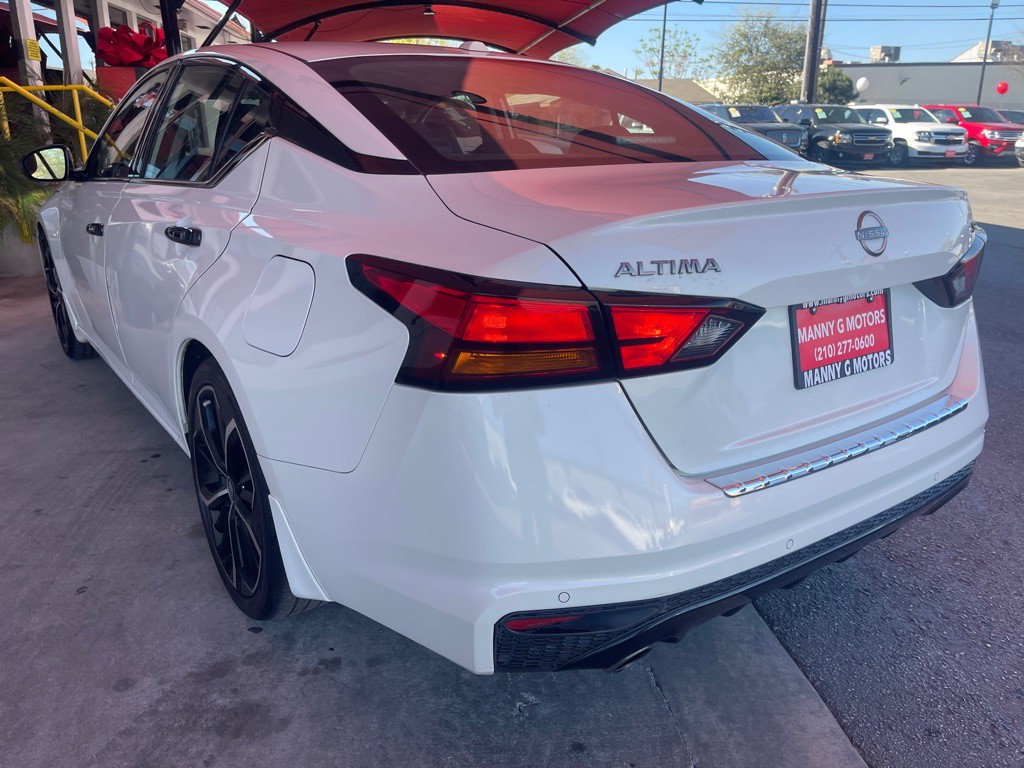 2023 Nissan Altima Image 12