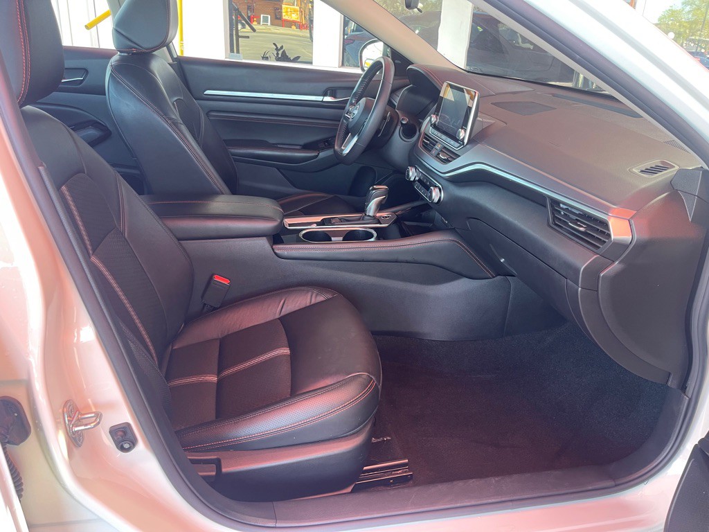 2023 Nissan Altima Image 16