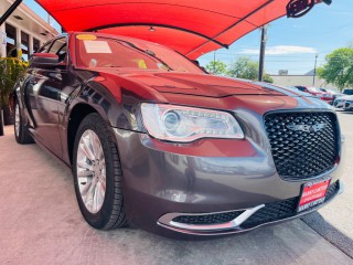 Image for 2019 Chrysler 300 Touring ID: 7271608