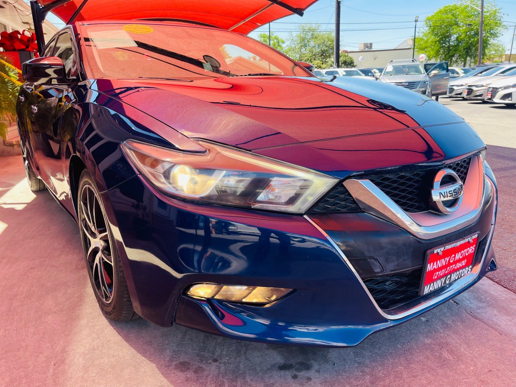 2017 Nissan Maxima Image 1