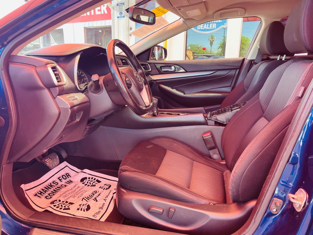 2017 Nissan Maxima Image 4