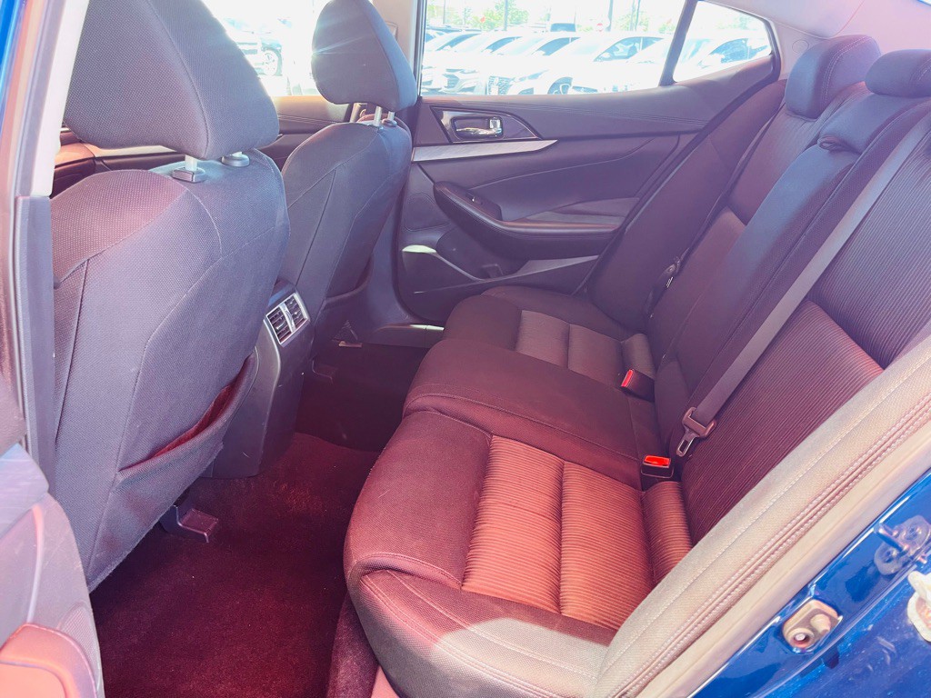2017 Nissan Maxima Image 5