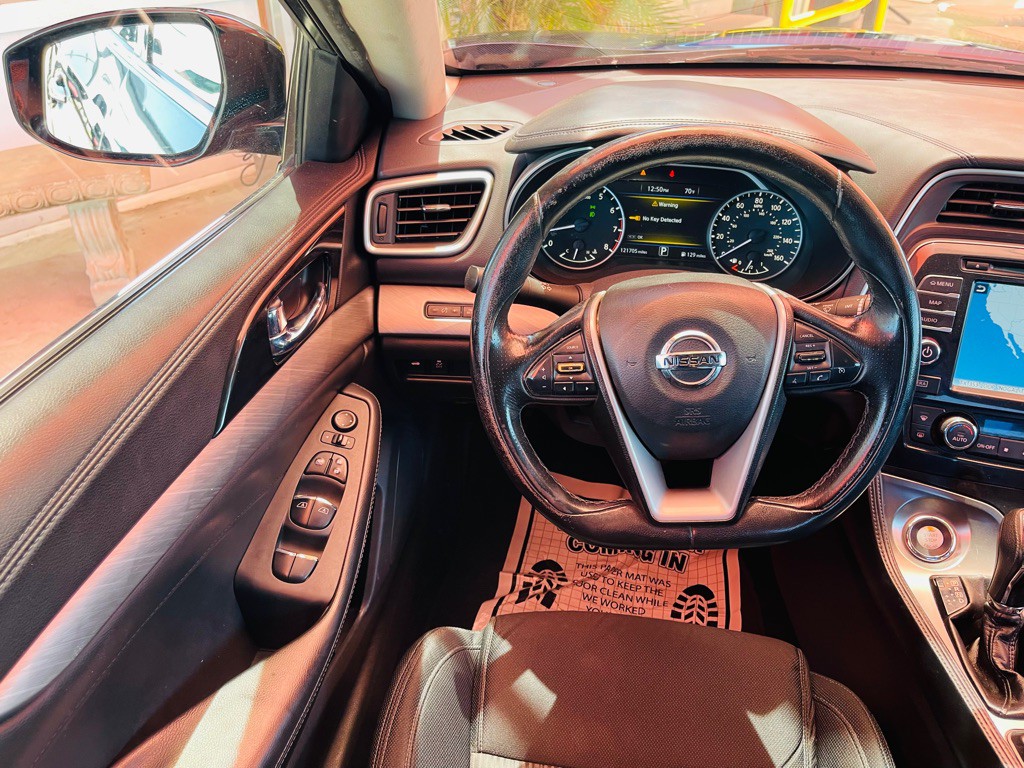 2017 Nissan Maxima Image 6