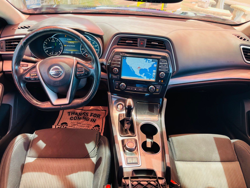 2017 Nissan Maxima Image 7