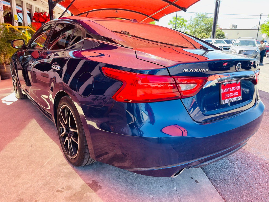2017 Nissan Maxima Image 11
