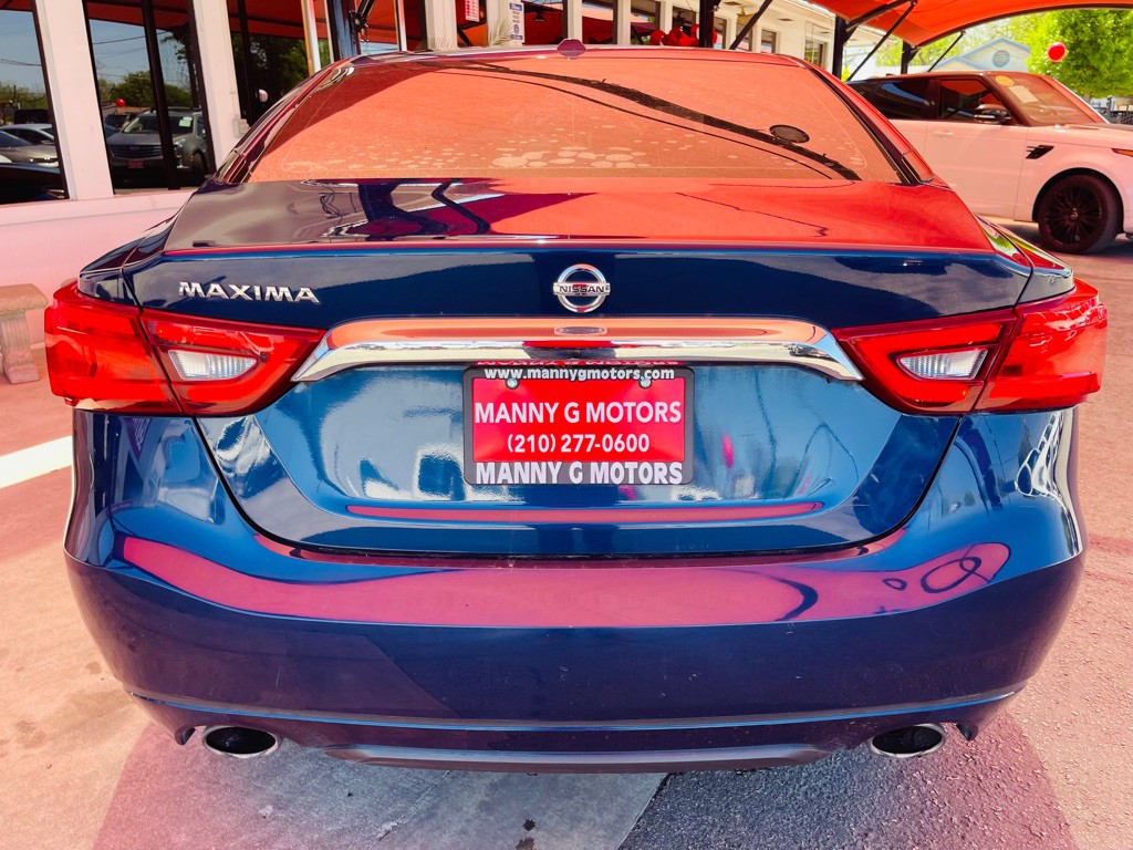 2017 Nissan Maxima Image 12
