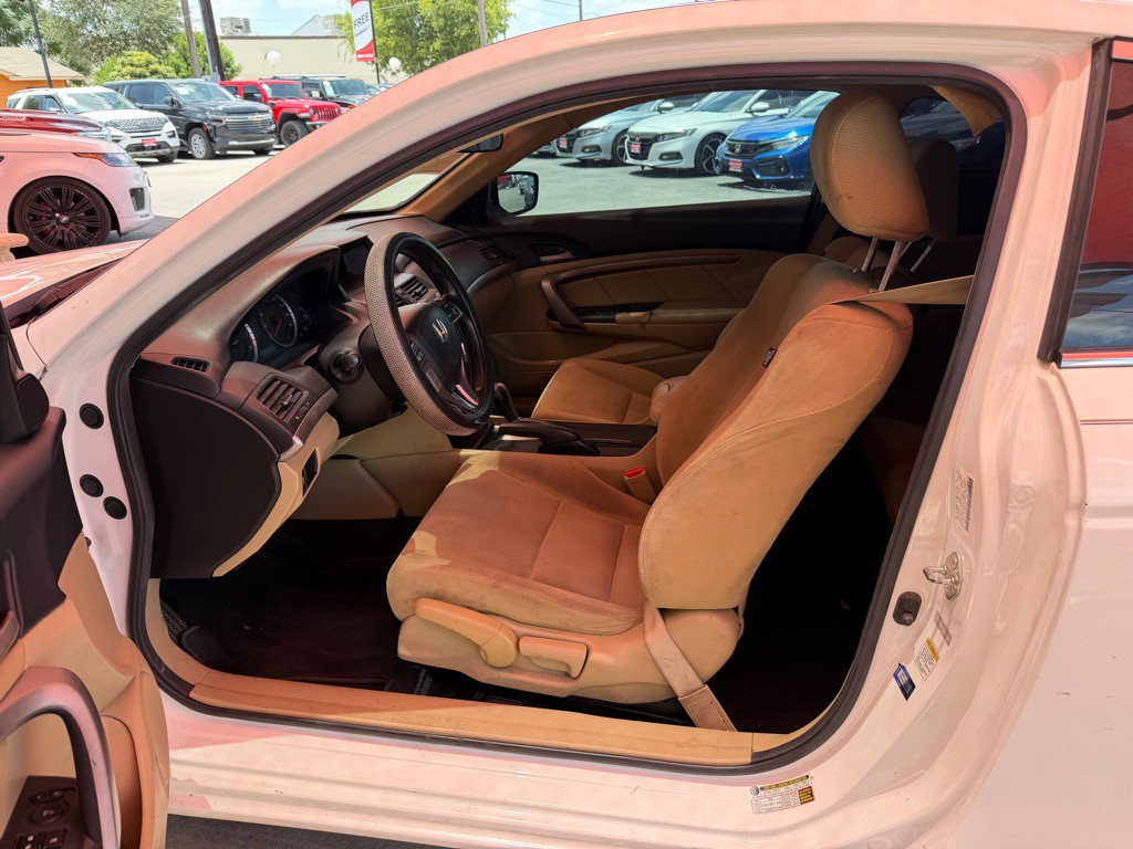 2012 Honda Accord Image 4
