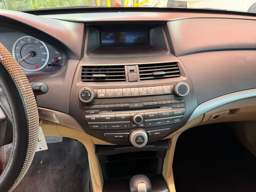 2012 Honda Accord Image 7
