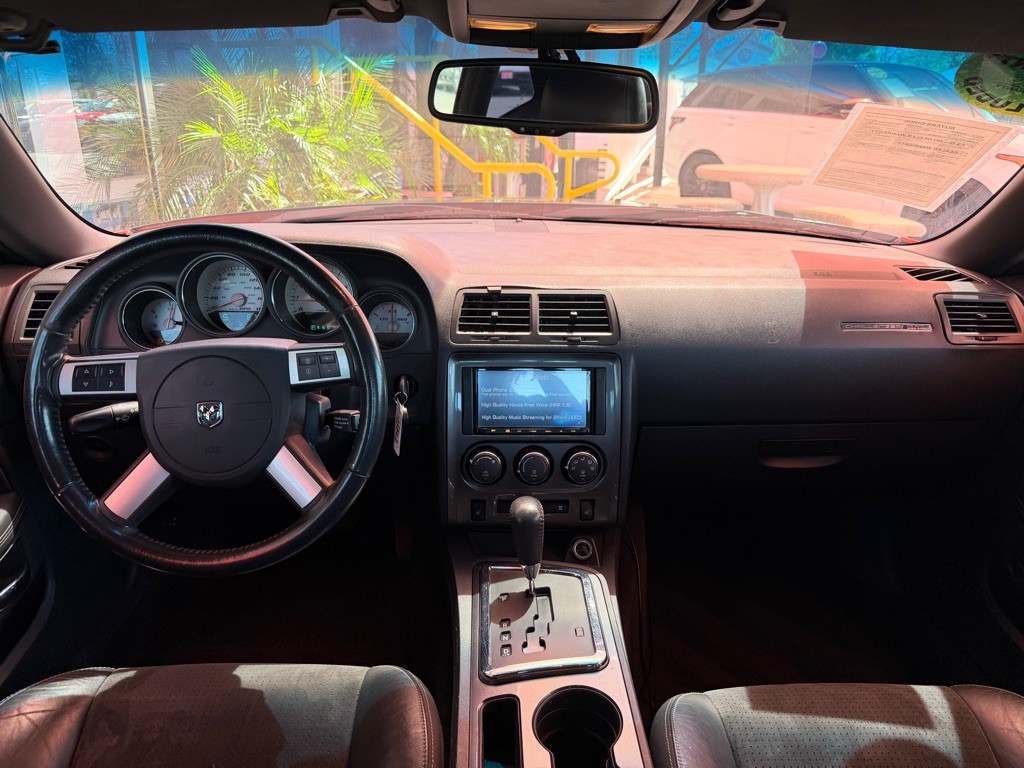 2008 Dodge Challenger Image 21