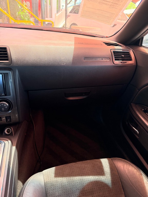 2008 Dodge Challenger Image 25