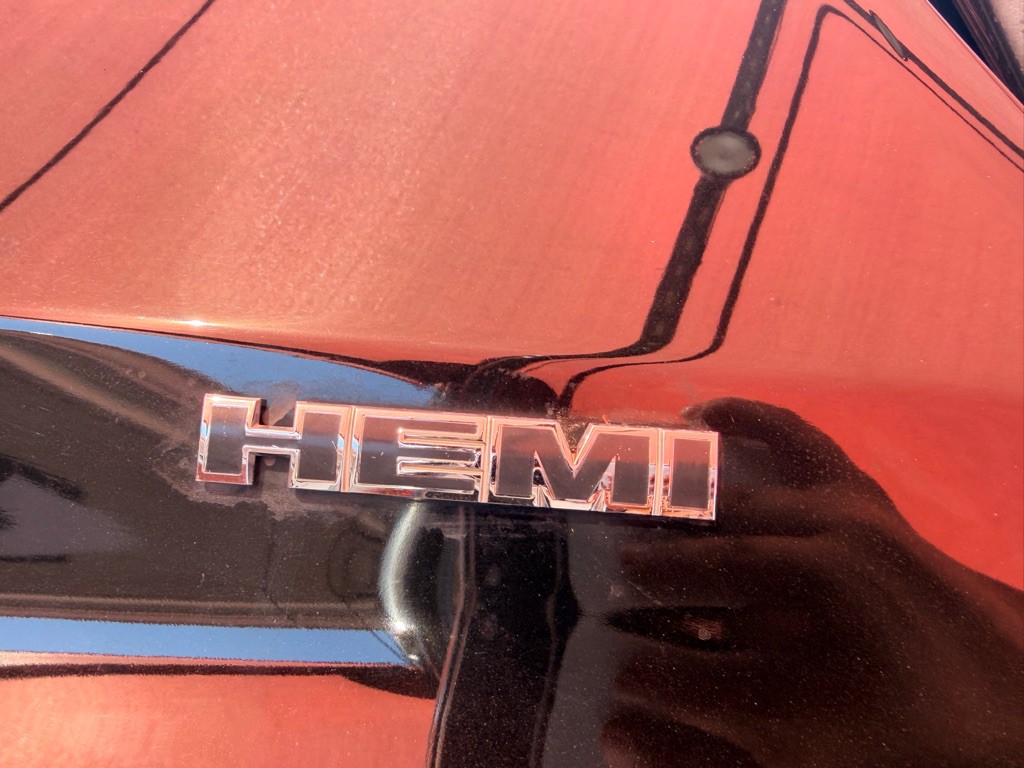 2008 Dodge Challenger Image 34