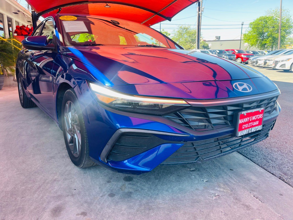 2024 Hyundai Elantra Image 1