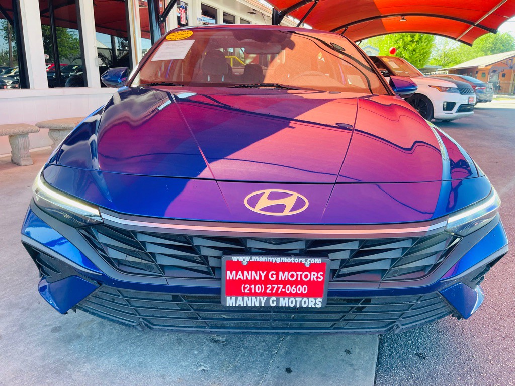 2024 Hyundai Elantra Image 2