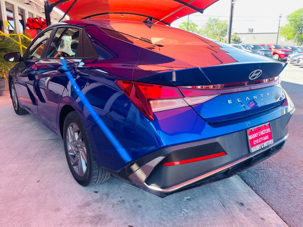 2024 Hyundai Elantra Image 11