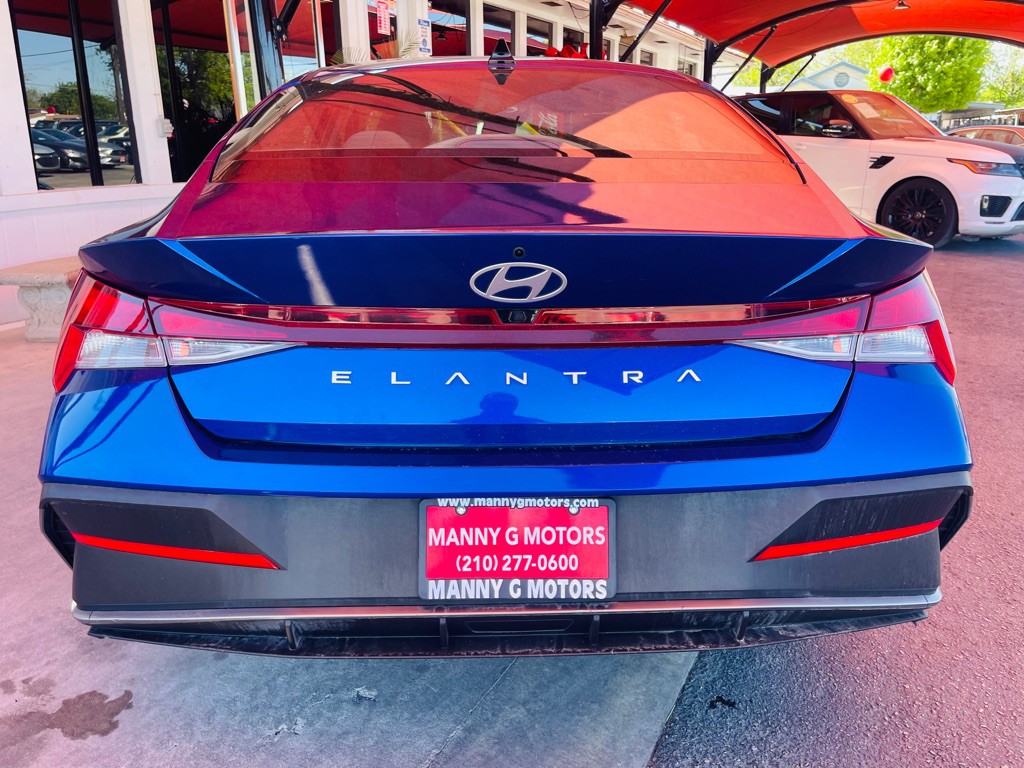 2024 Hyundai Elantra Image 12