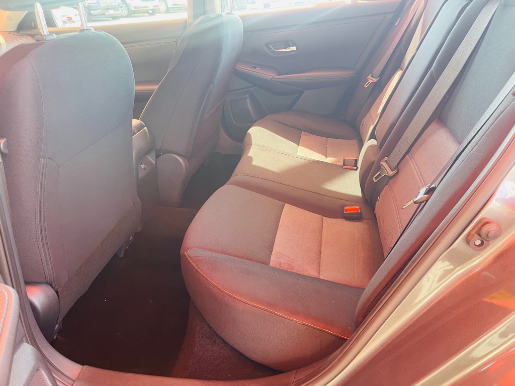 2021 Nissan Sentra Image 5