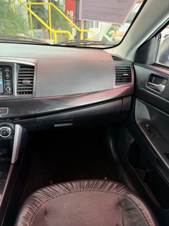 2016 Mitsubishi Lancer Image 8