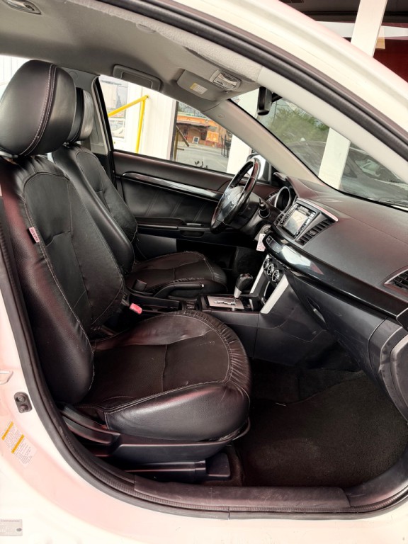 2016 Mitsubishi Lancer Image 14