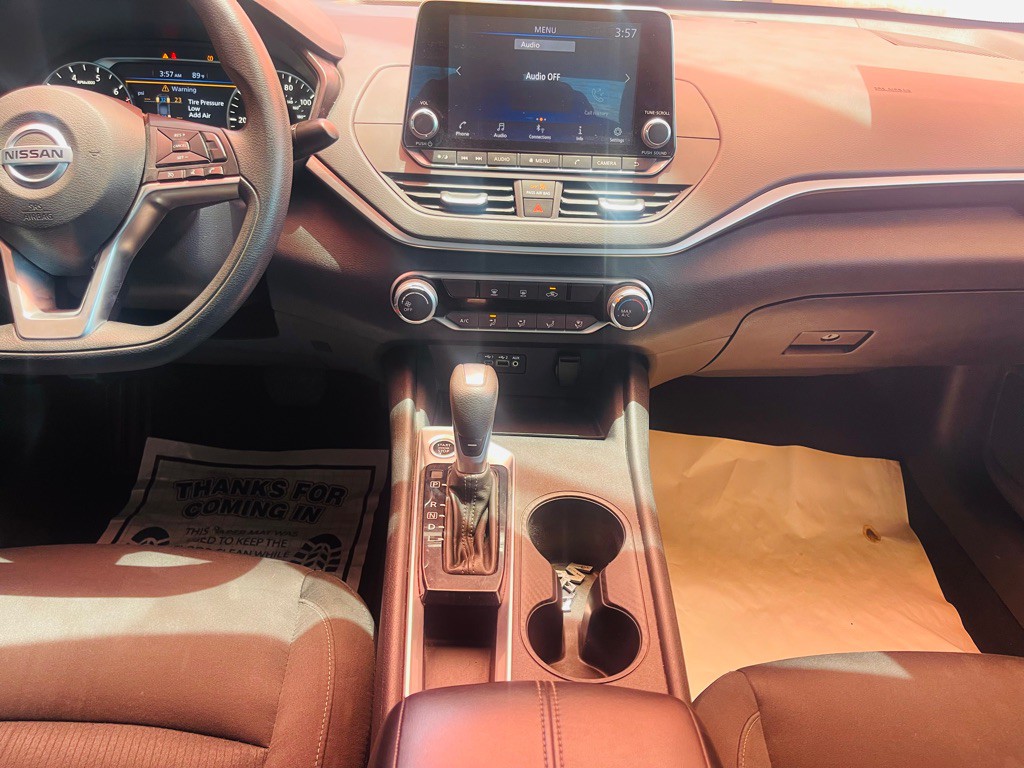 2020 Nissan Altima Image 8