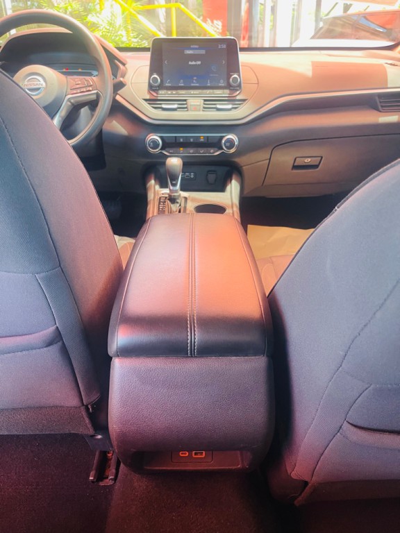 2020 Nissan Altima Image 9