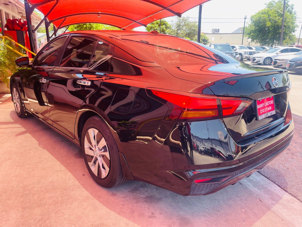 2020 Nissan Altima Image 12