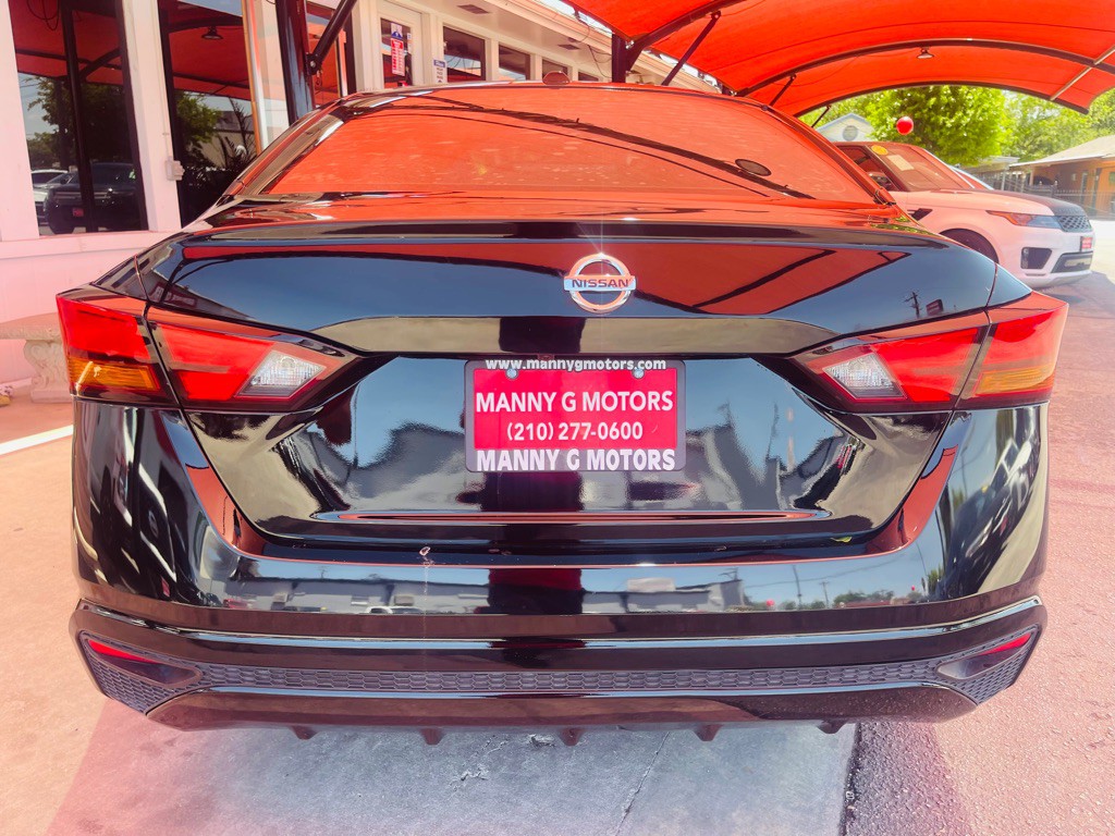 2020 Nissan Altima Image 13