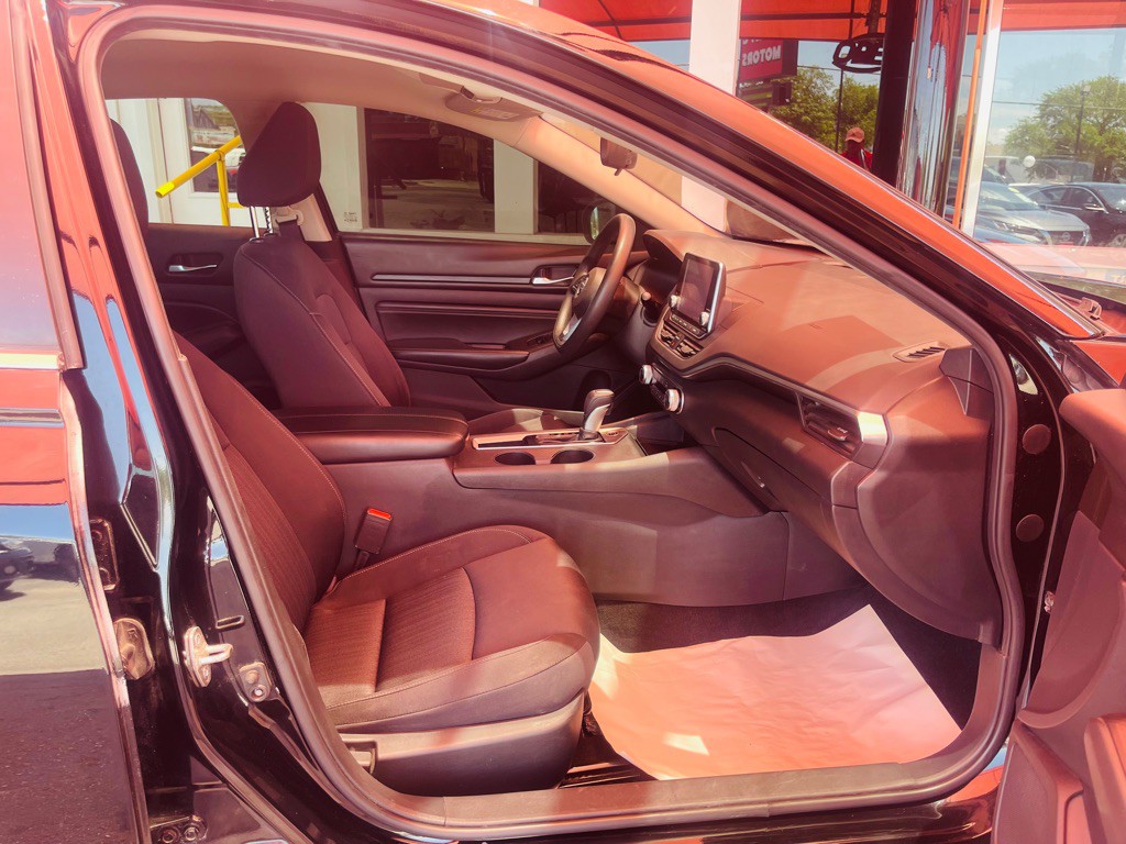 2020 Nissan Altima Image 15