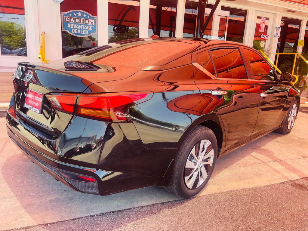 2020 Nissan Altima Image 16