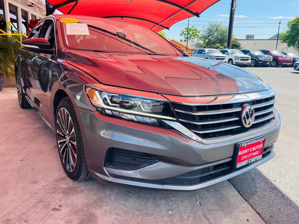 2022 Volkswagen Passat Image 1