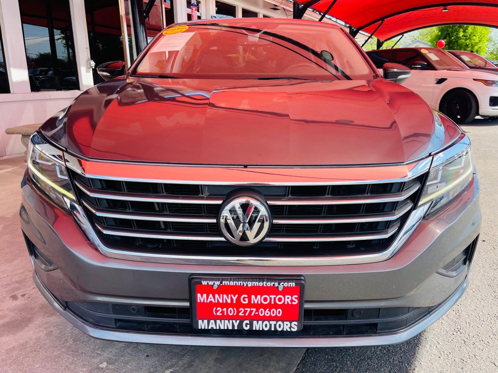 2022 Volkswagen Passat Image 2