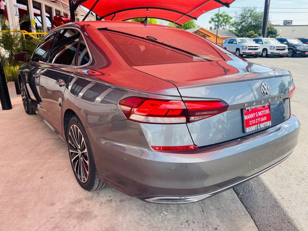 2022 Volkswagen Passat Image 15