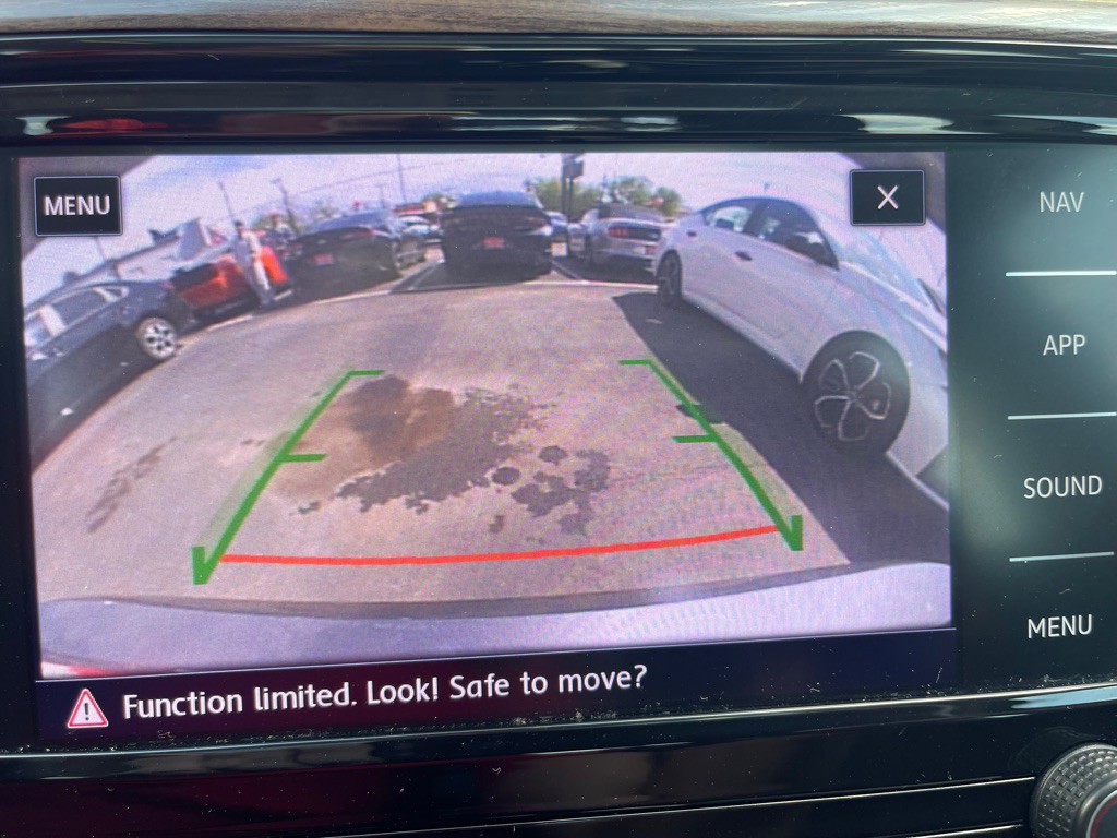 2022 Volkswagen Passat Image 17