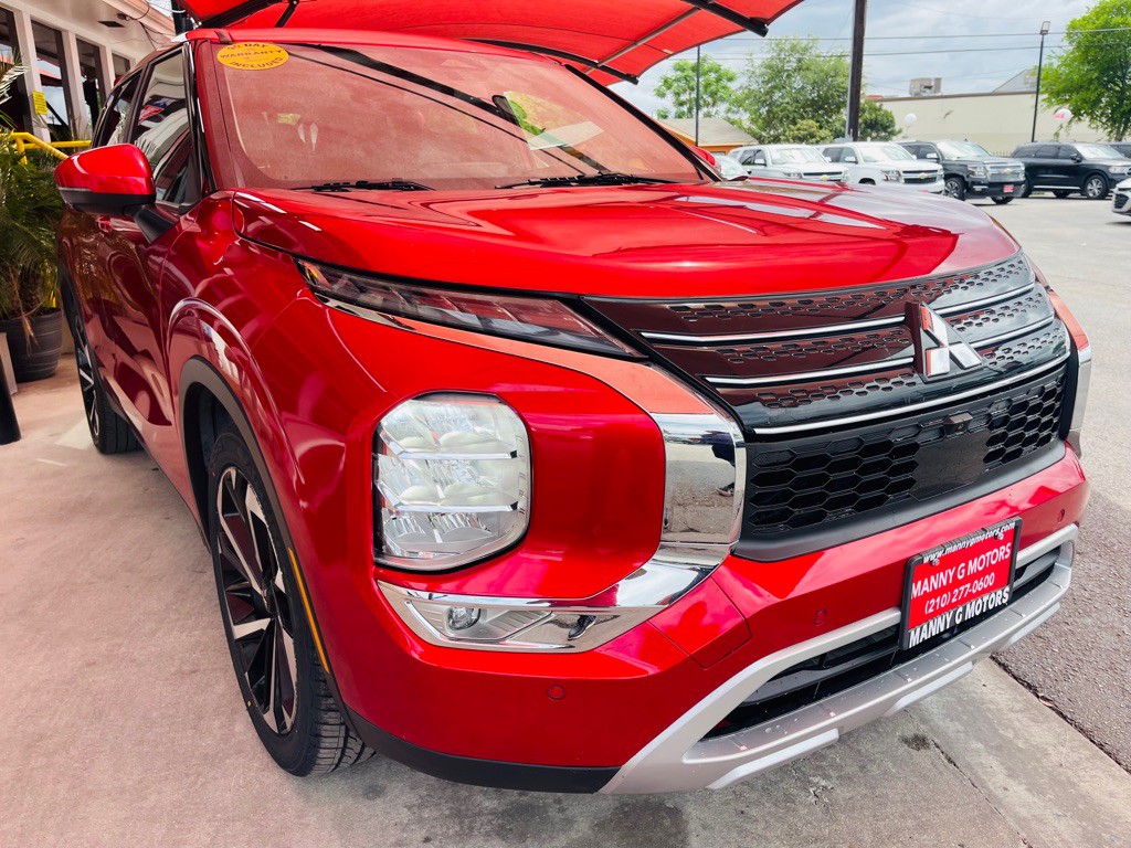 2022 Mitsubishi Outlander Image 1