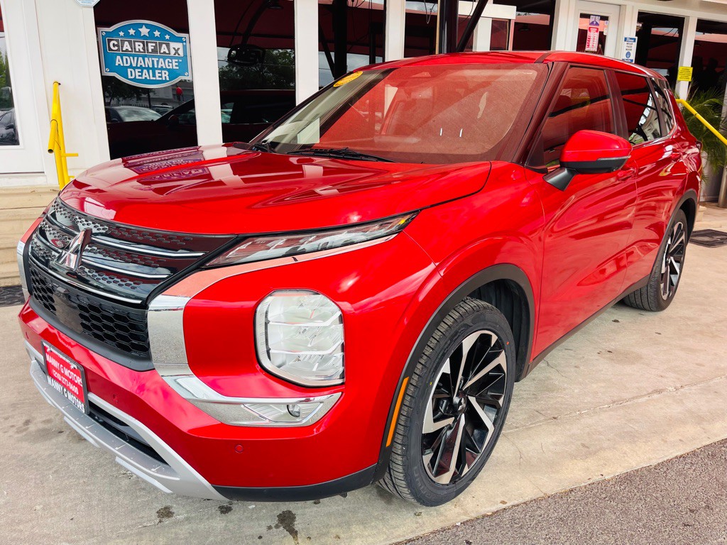 2022 Mitsubishi Outlander Image 3