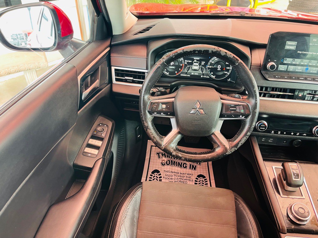 2022 Mitsubishi Outlander Image 6