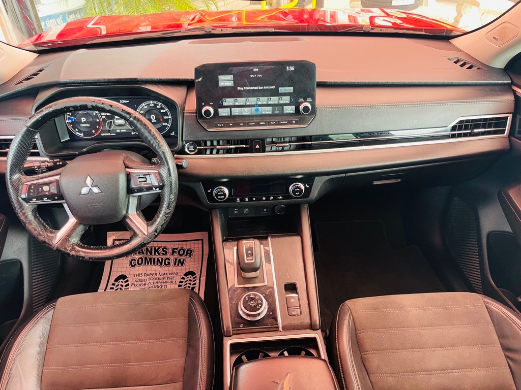 2022 Mitsubishi Outlander Image 7