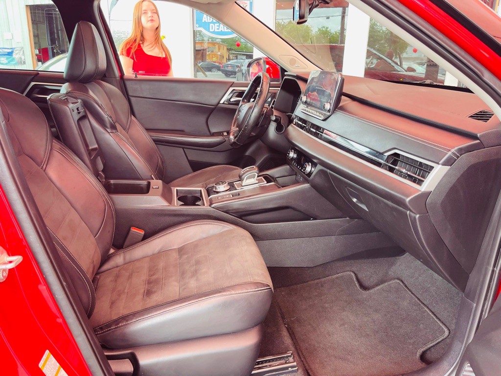 2022 Mitsubishi Outlander Image 18