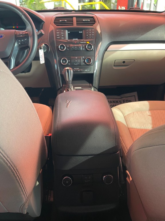 2018 Ford Explorer Image 8