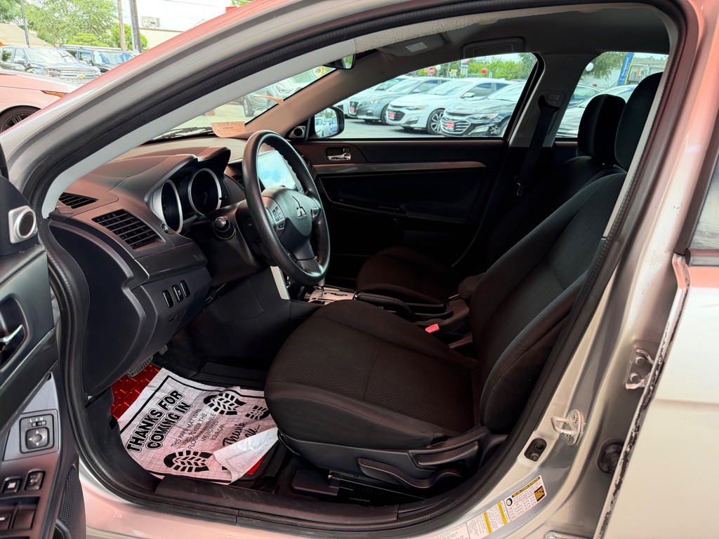 2017 Mitsubishi Lancer Image 4