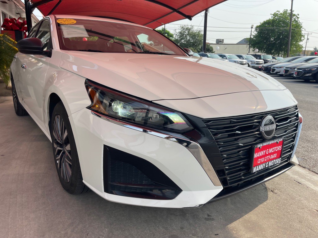 2025 Nissan Altima Image 1