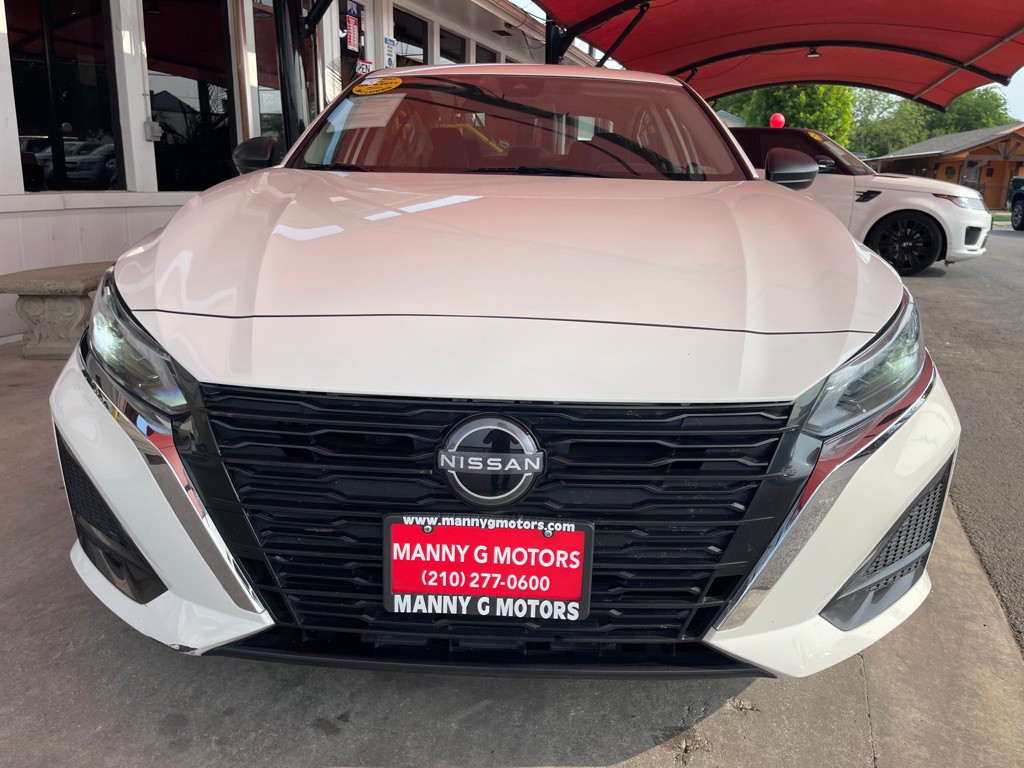 2025 Nissan Altima Image 2