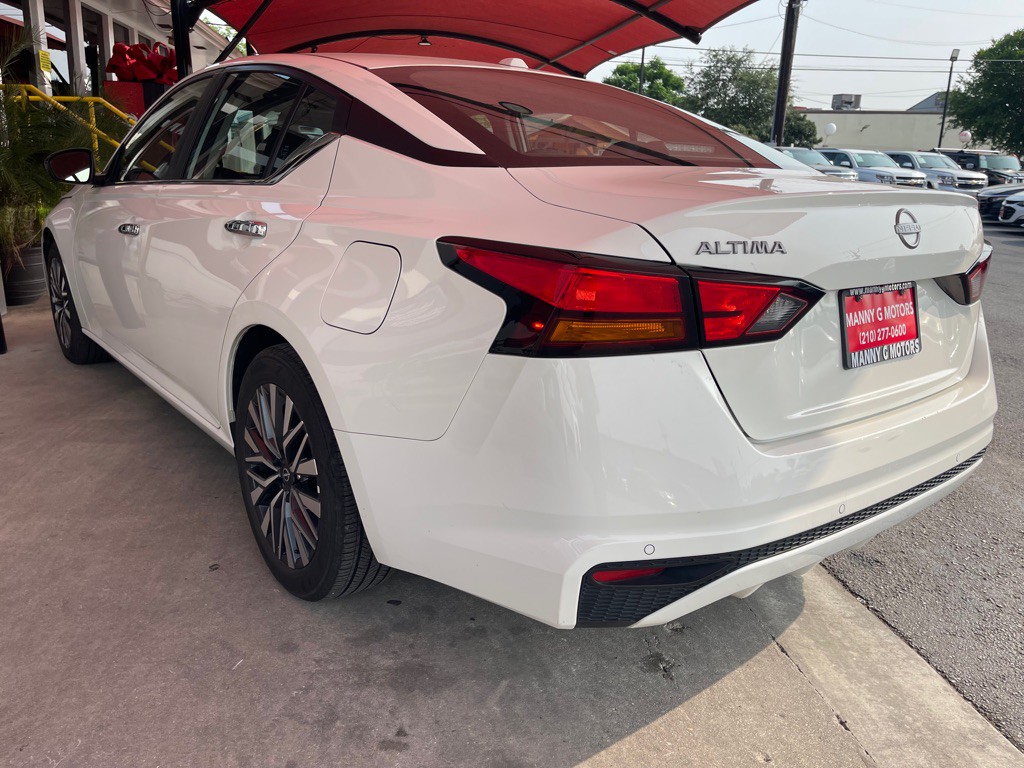 2025 Nissan Altima Image 12