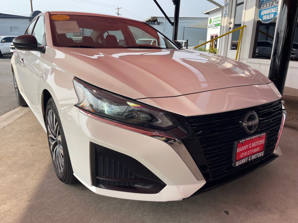 2025 Nissan Altima Image 18