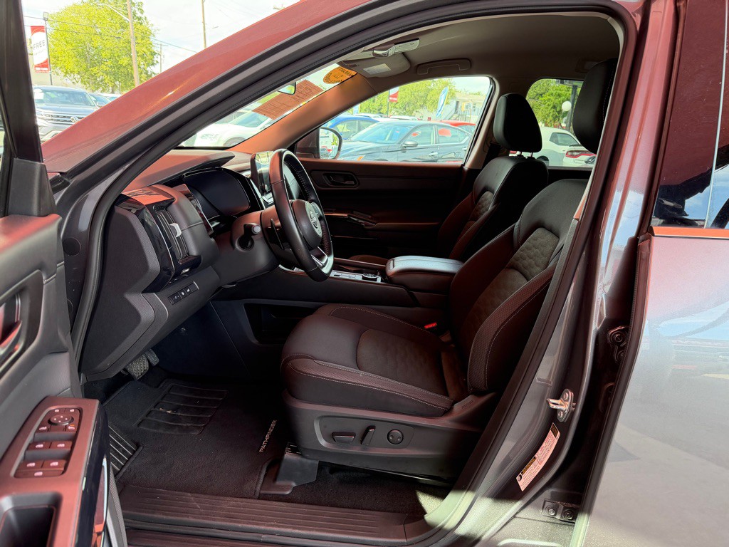 2025 Nissan Pathfinder Image 4