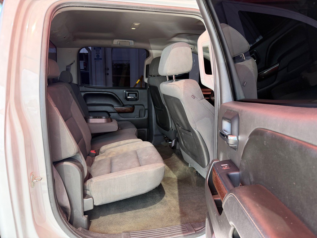 2015 GMC Sierra Image 16