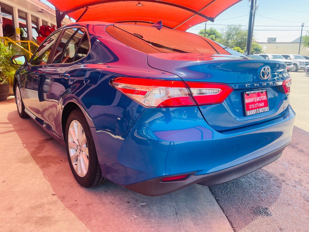 2020 Toyota Camry Image 11