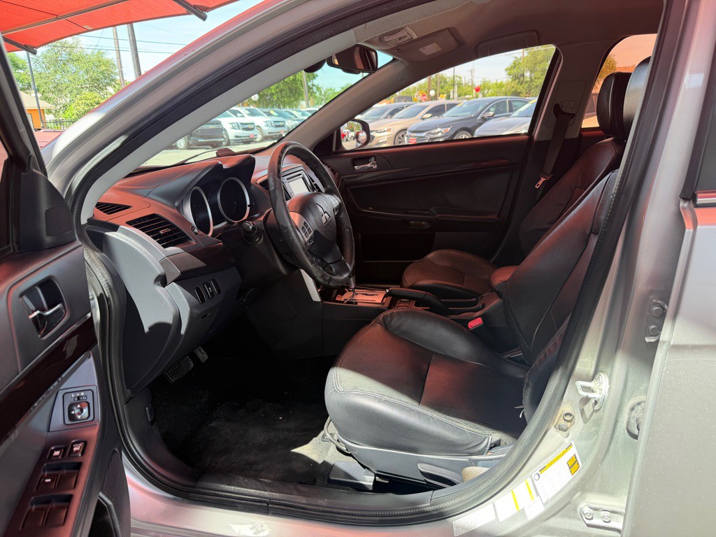 2017 Mitsubishi Lancer Image 6