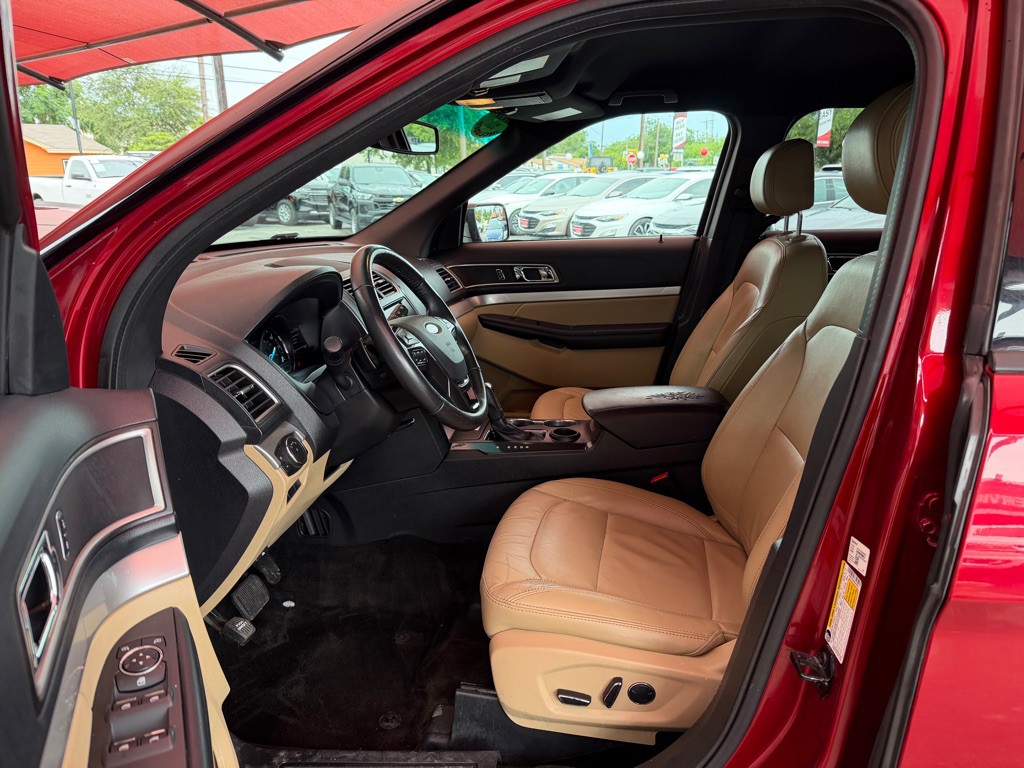 2016 Ford Explorer Image 4