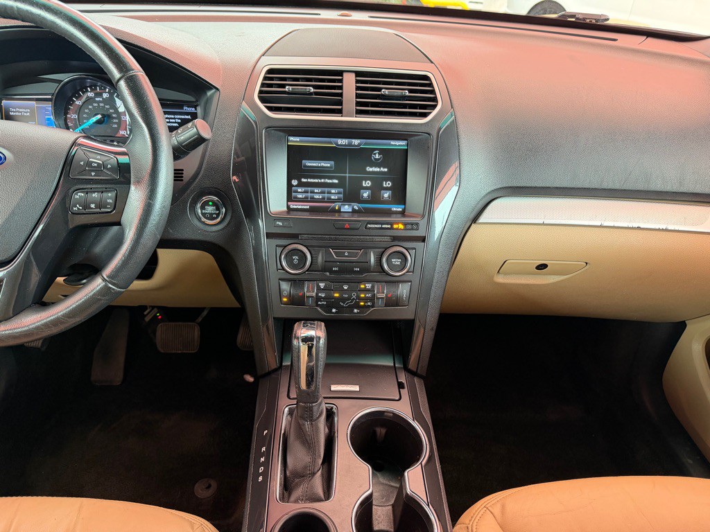 2016 Ford Explorer Image 8