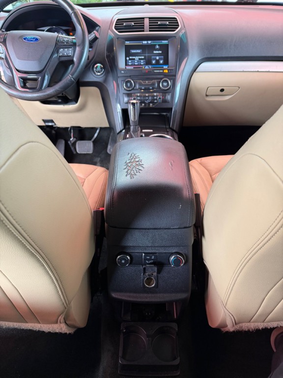 2016 Ford Explorer Image 9